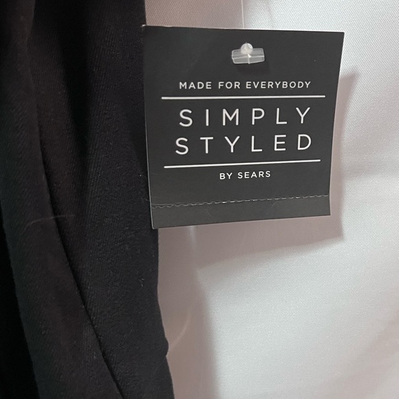 Simply Styled Black Women's Blazer. Size 18. - Picture 3 of 5